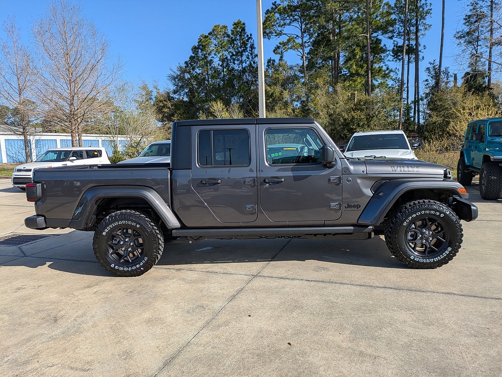 New 2026 Jeep Gladiator WILLYS 4X4 Pickup