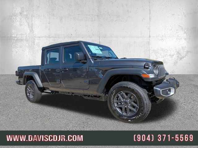 2026 Jeep Gladiator Sport Auto's photo