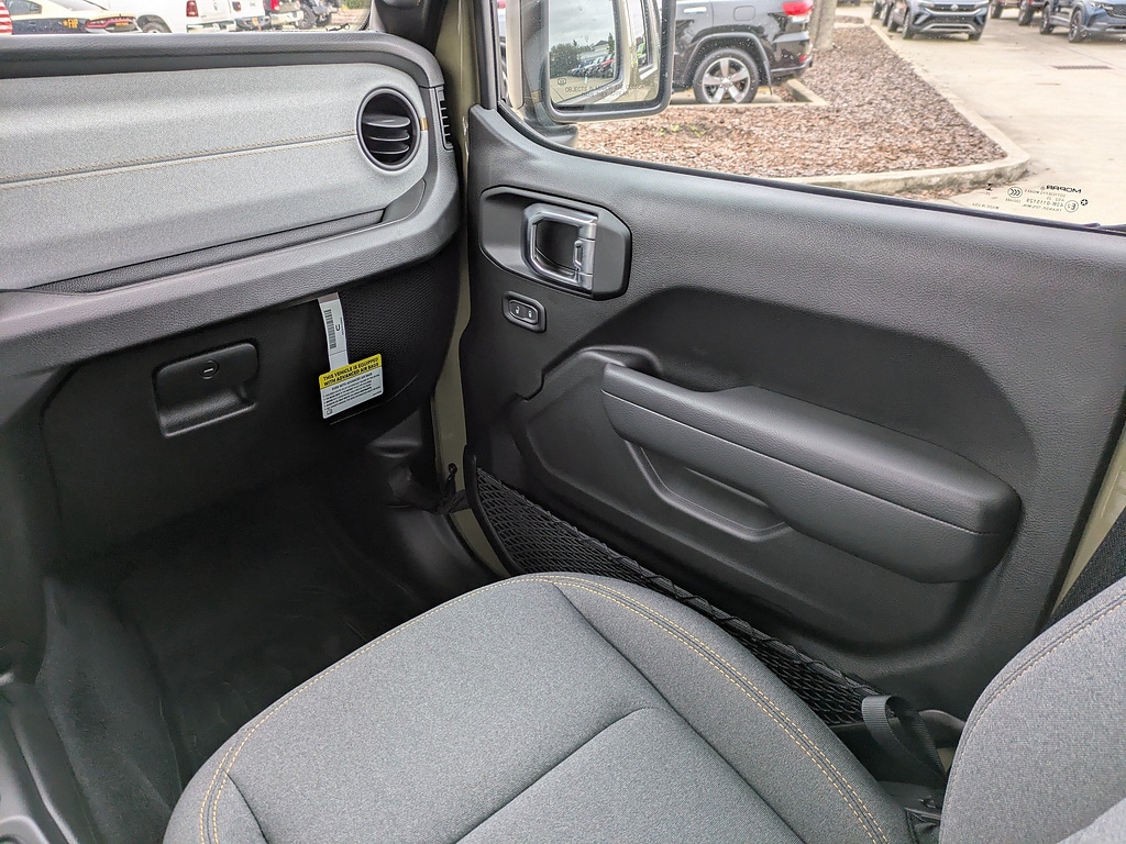 2026 Jeep Wrangler 4-Door Willys - Photo 18