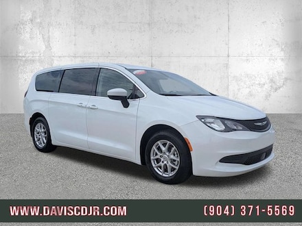 2022 Chrysler Voyager LX Minivan/Van