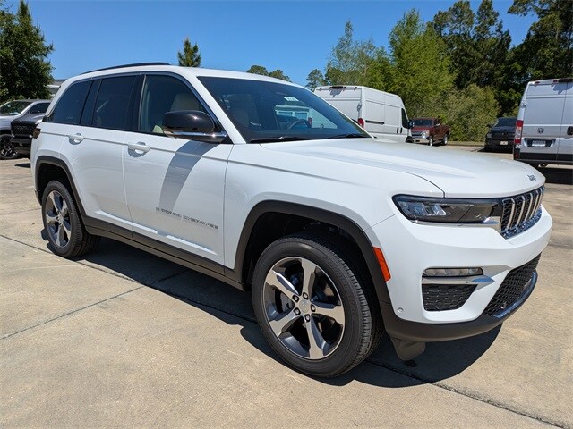 2025 Jeep Grand Cherokee Limited photo 2