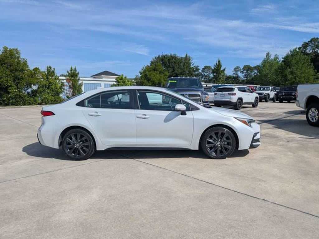 Used 2024 Toyota Corolla SE Sedan