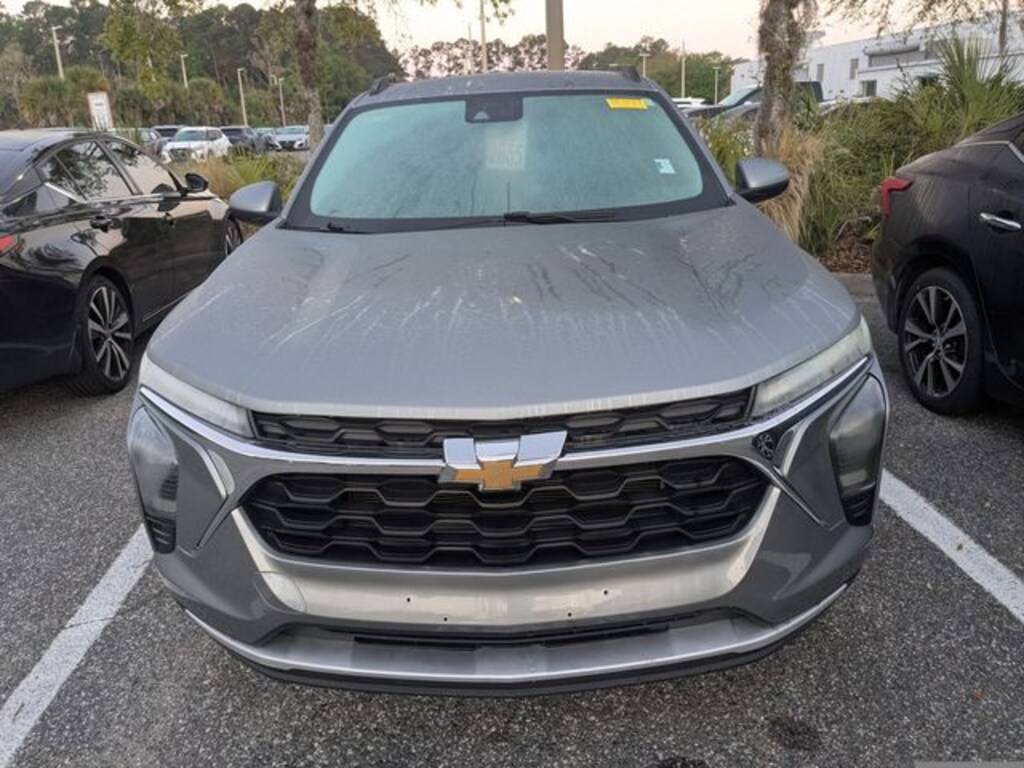 Used 2025 Chevrolet Trax LT SUV