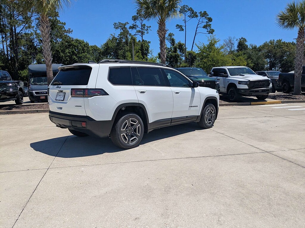 New 2026 Jeep Cherokee LAREDO 4X4 Sport Utility