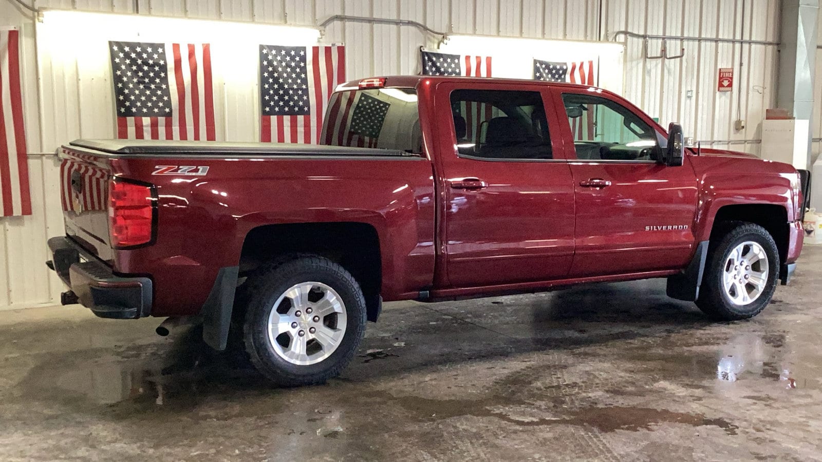 Used 2017 Chevrolet Silverado 1500 LT with VIN 3GCUKREC1HG220287 for sale in Delano, Minnesota