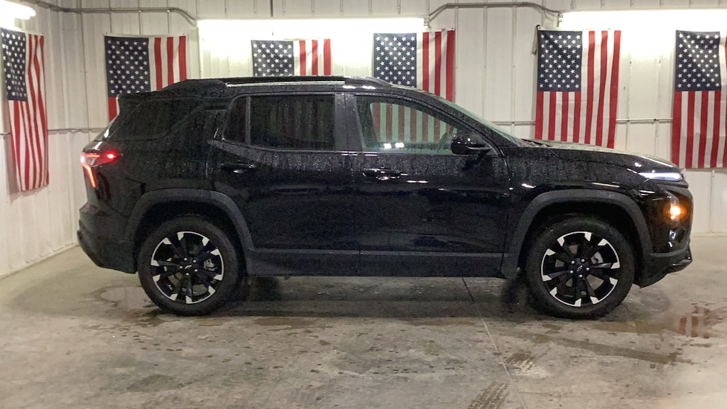 2025 Chevrolet Equinox RS photo 3