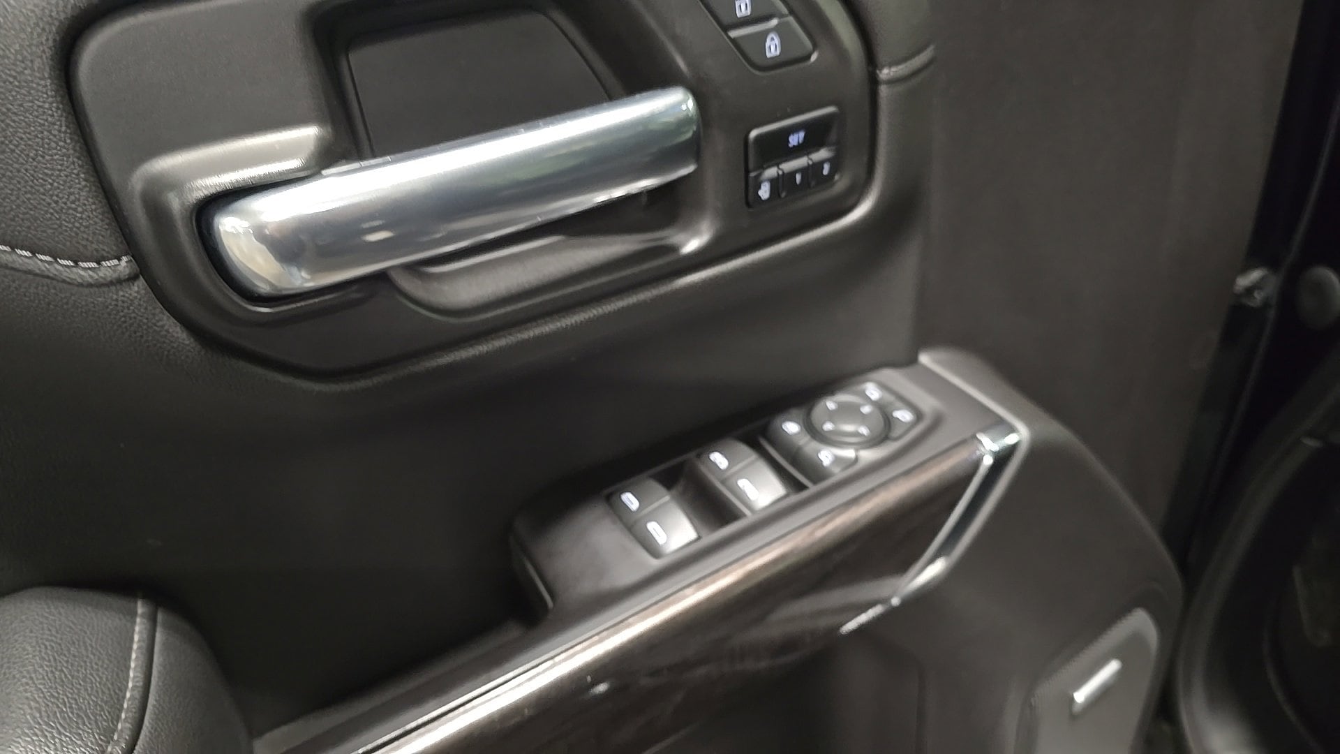 2020 Chevrolet Silverado 1500 LTZ - Photo 19