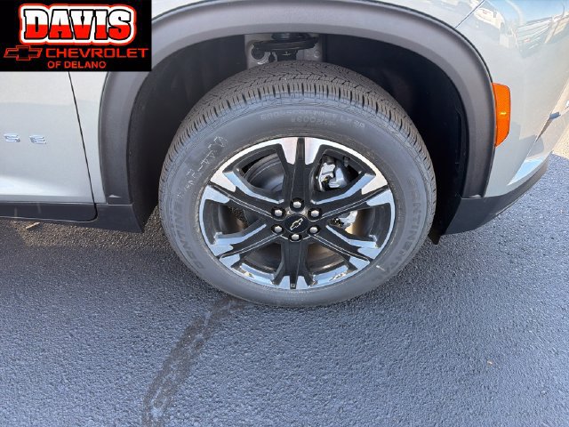 2027 Chevrolet Traverse LT - Photo 11