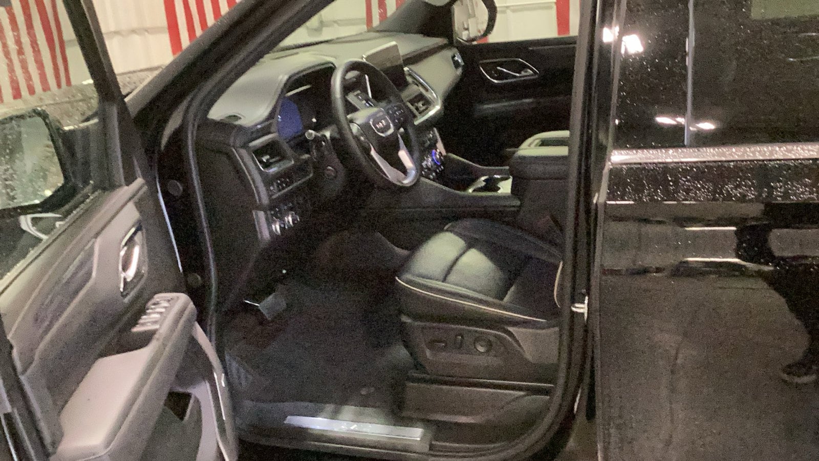 2024 GMC Yukon XL SLT - Photo 9