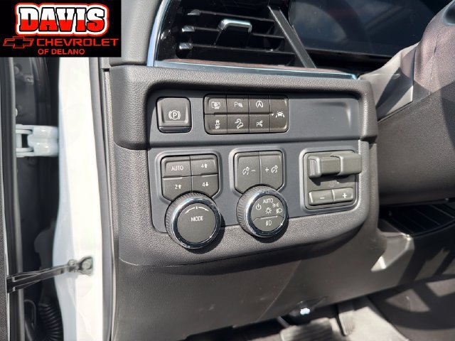 2027 Chevrolet Suburban Z71 - Photo 13