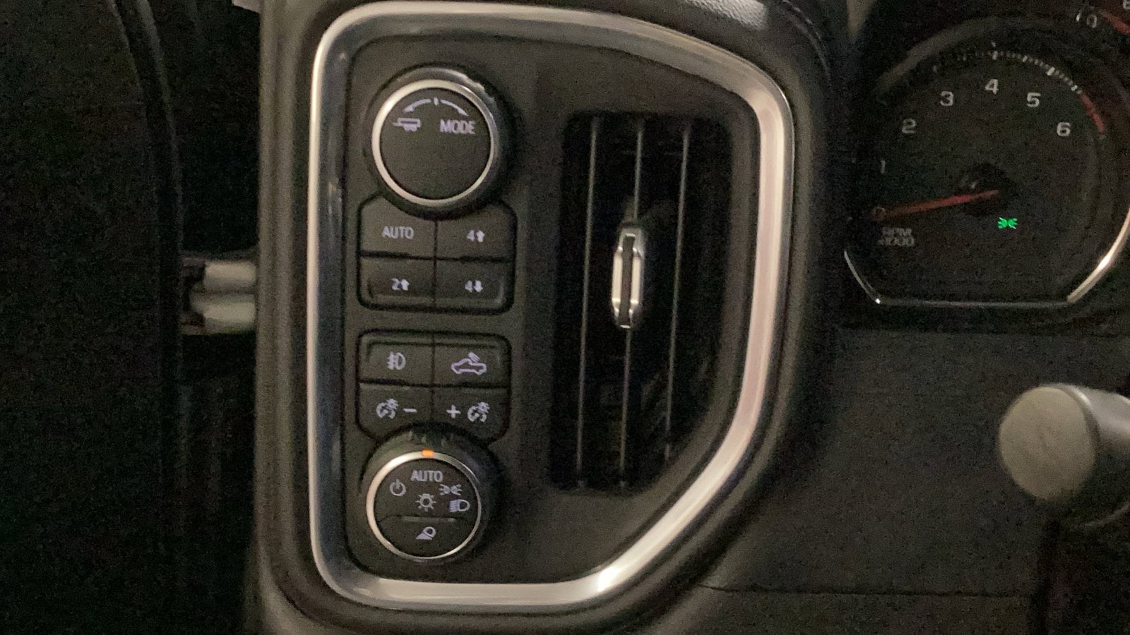 2021 Chevrolet Silverado 1500 LTZ - Photo 16