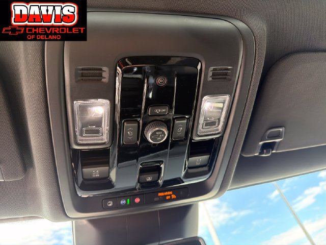 2027 Chevrolet Suburban Z71 - Photo 17