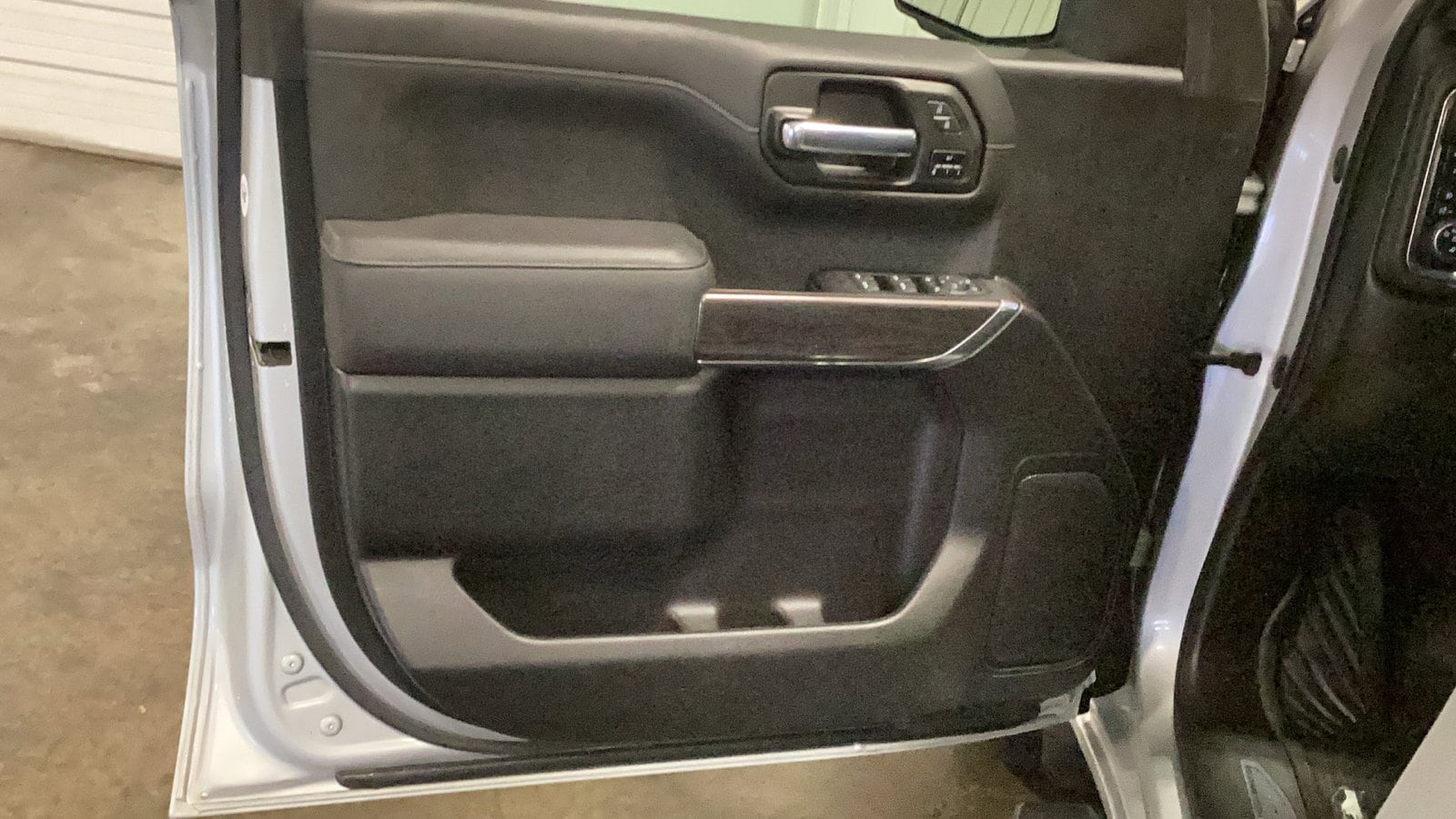2021 Chevrolet Silverado 1500 LTZ - Photo 10