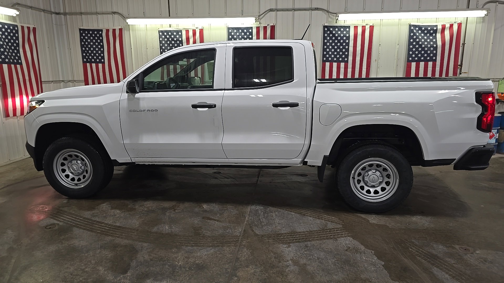 2025 Chevrolet Colorado LT photo 3