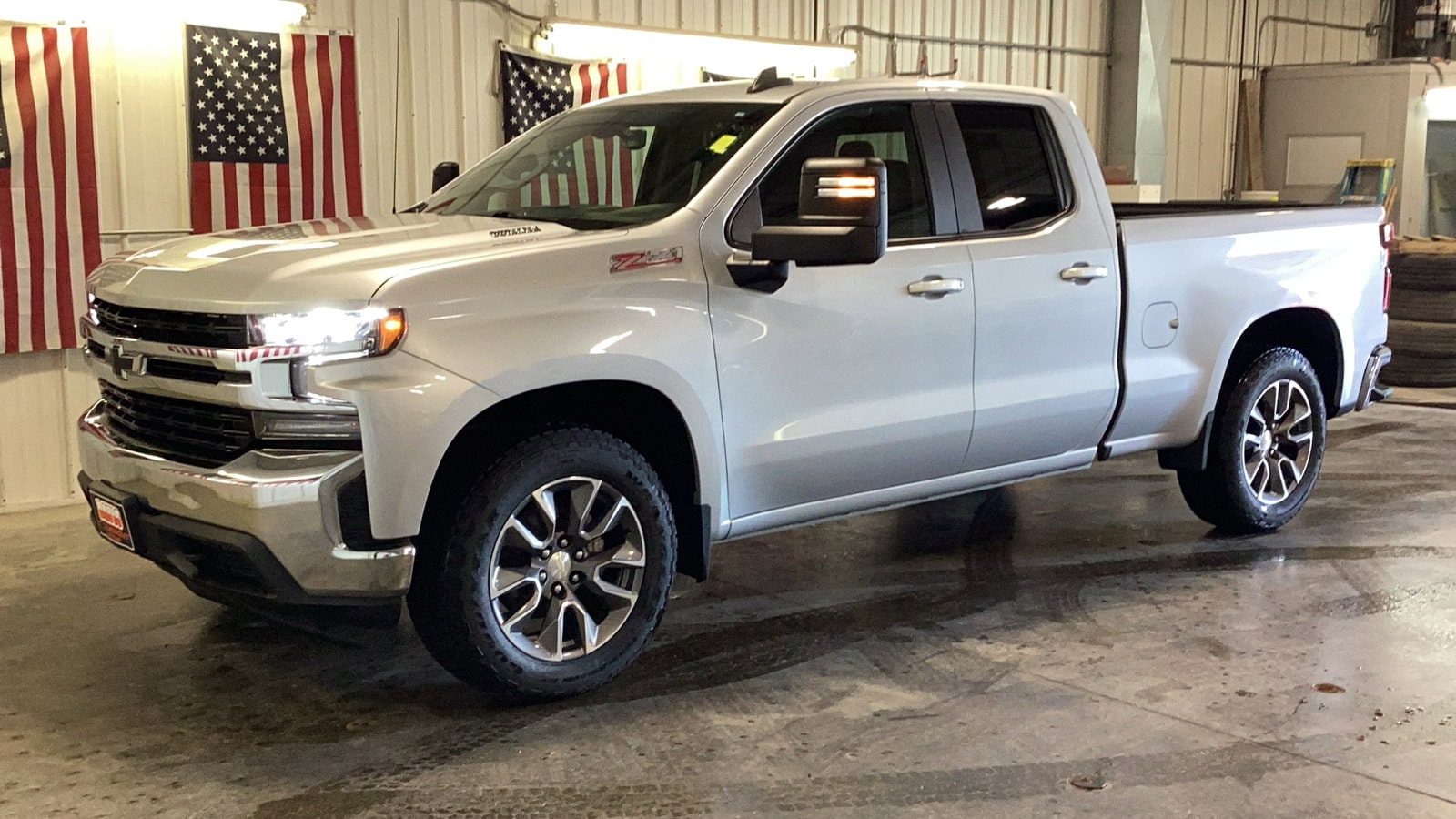 Used 2020 Chevrolet Silverado 1500 LT with VIN 1GCVYDET9LZ233285 for sale in Delano, Minnesota