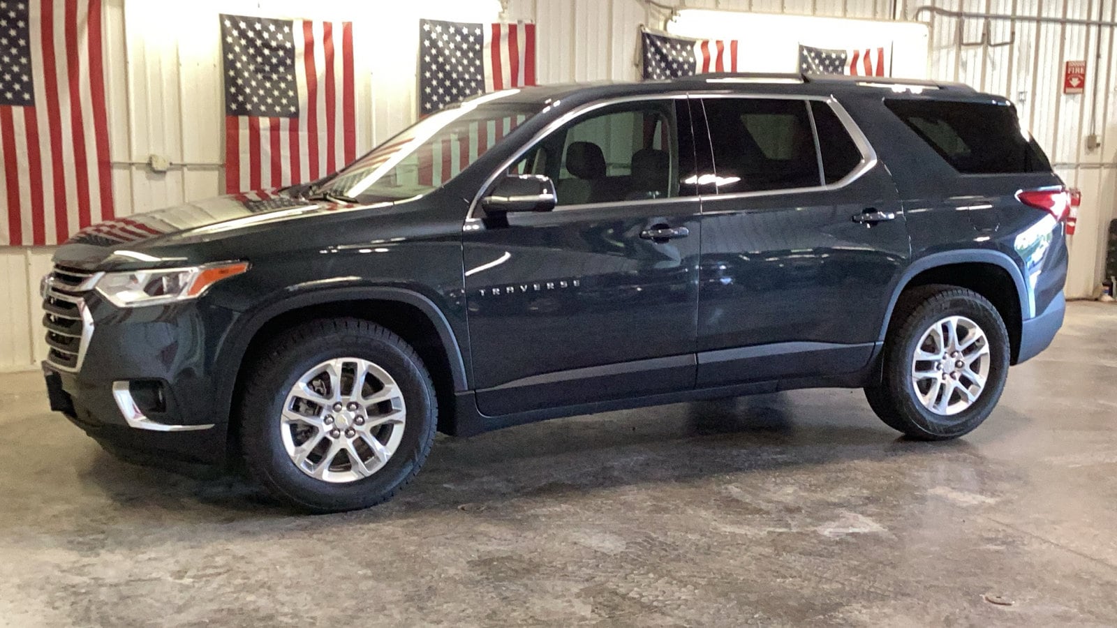 Used 2021 Chevrolet Traverse 1LT with VIN 1GNEVGKW3MJ122392 for sale in Delano, Minnesota
