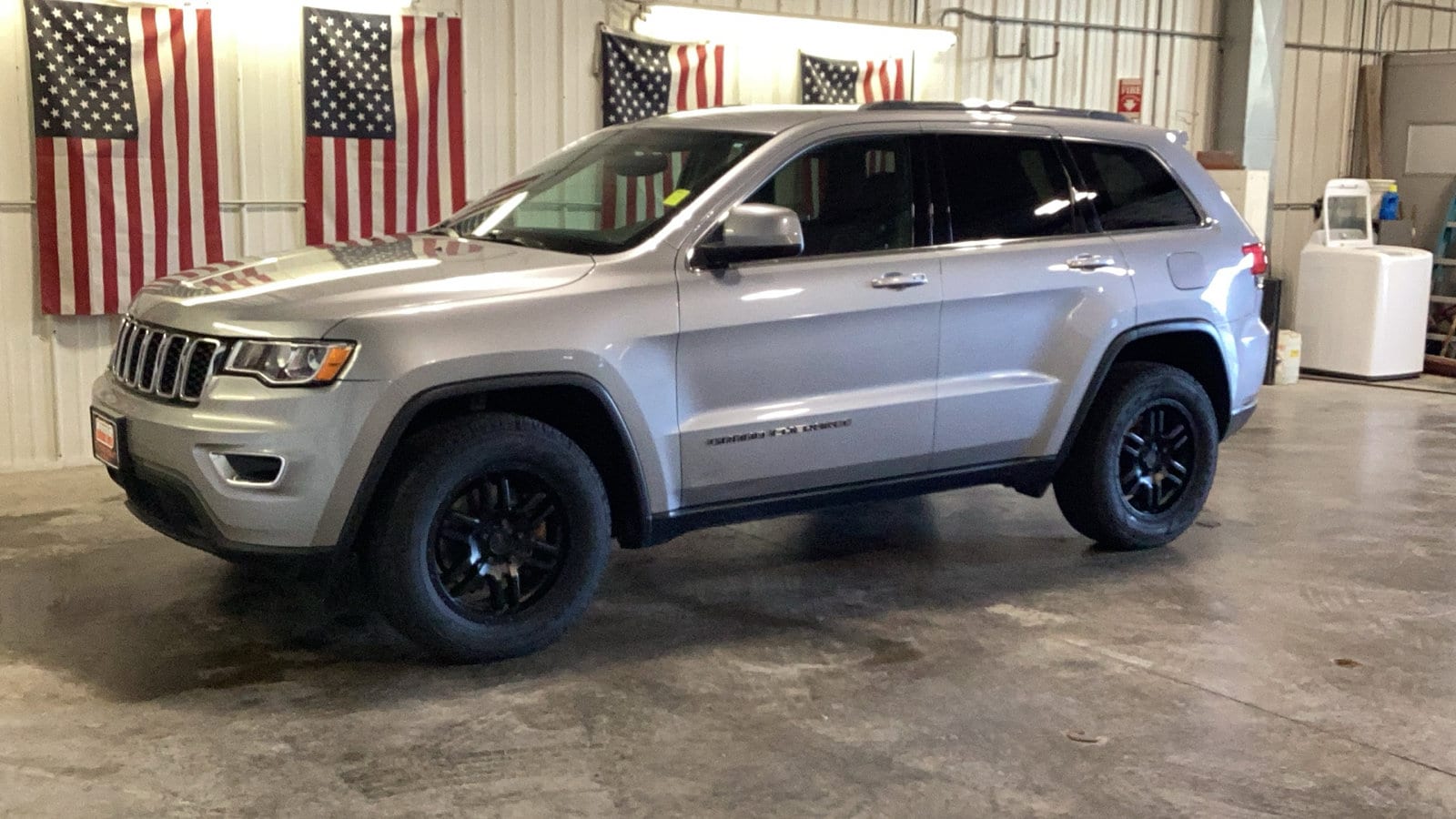 Used 2018 Jeep Grand Cherokee Laredo E with VIN 1C4RJFAG4JC267709 for sale in Delano, Minnesota