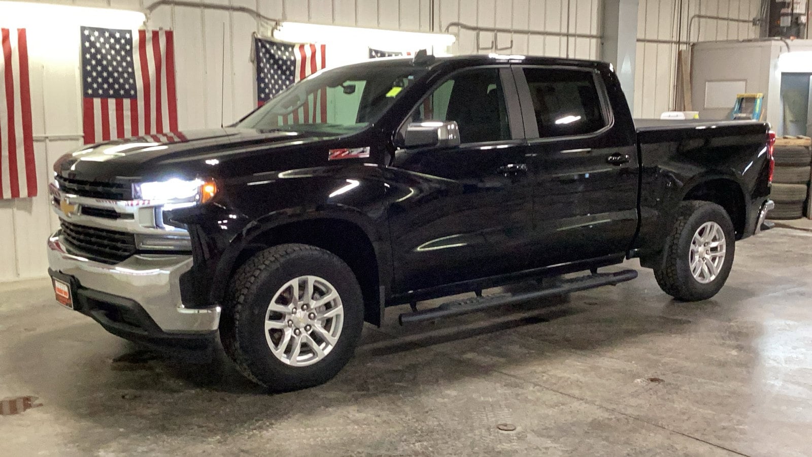 Used 2020 Chevrolet Silverado 1500 LT with VIN 3GCUYDED2LG230636 for sale in Delano, Minnesota