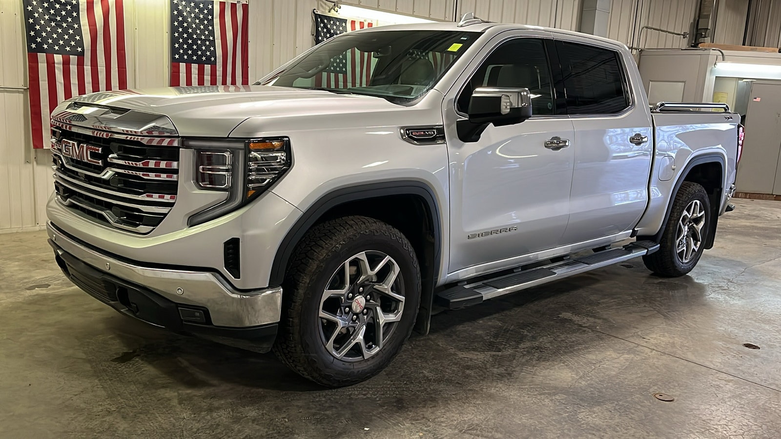 Used 2022 GMC Sierra 1500 SLT with VIN 3GTUUDEL7NG506380 for sale in Delano, Minnesota