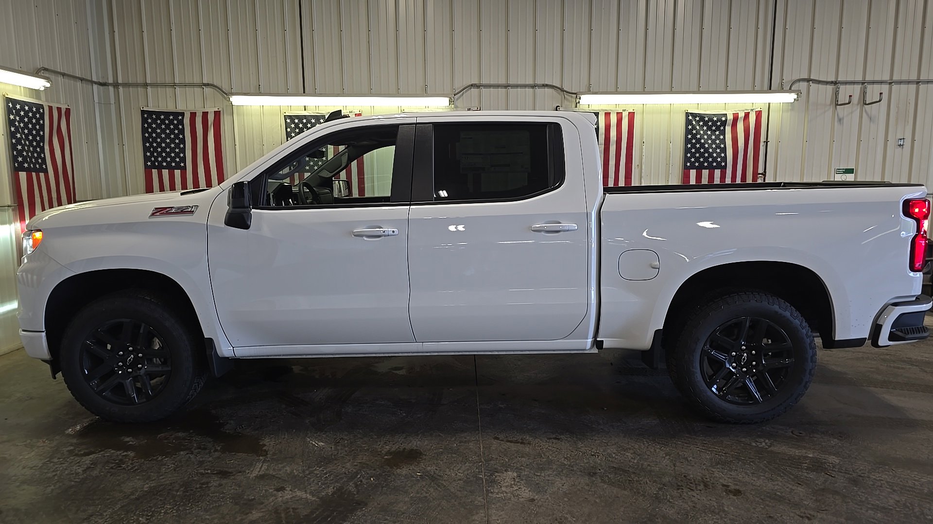 2025 Chevrolet Silverado 1500 RST photo 3