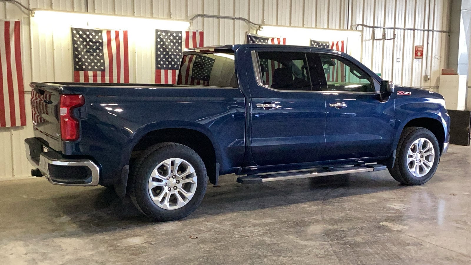 2023 Chevrolet Silverado 1500 LTZ - Photo 17