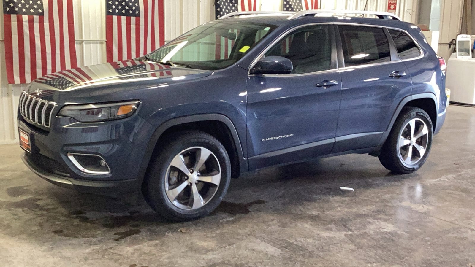 Used 2019 Jeep Cherokee Limited with VIN 1C4PJMDX9KD441051 for sale in Delano, Minnesota