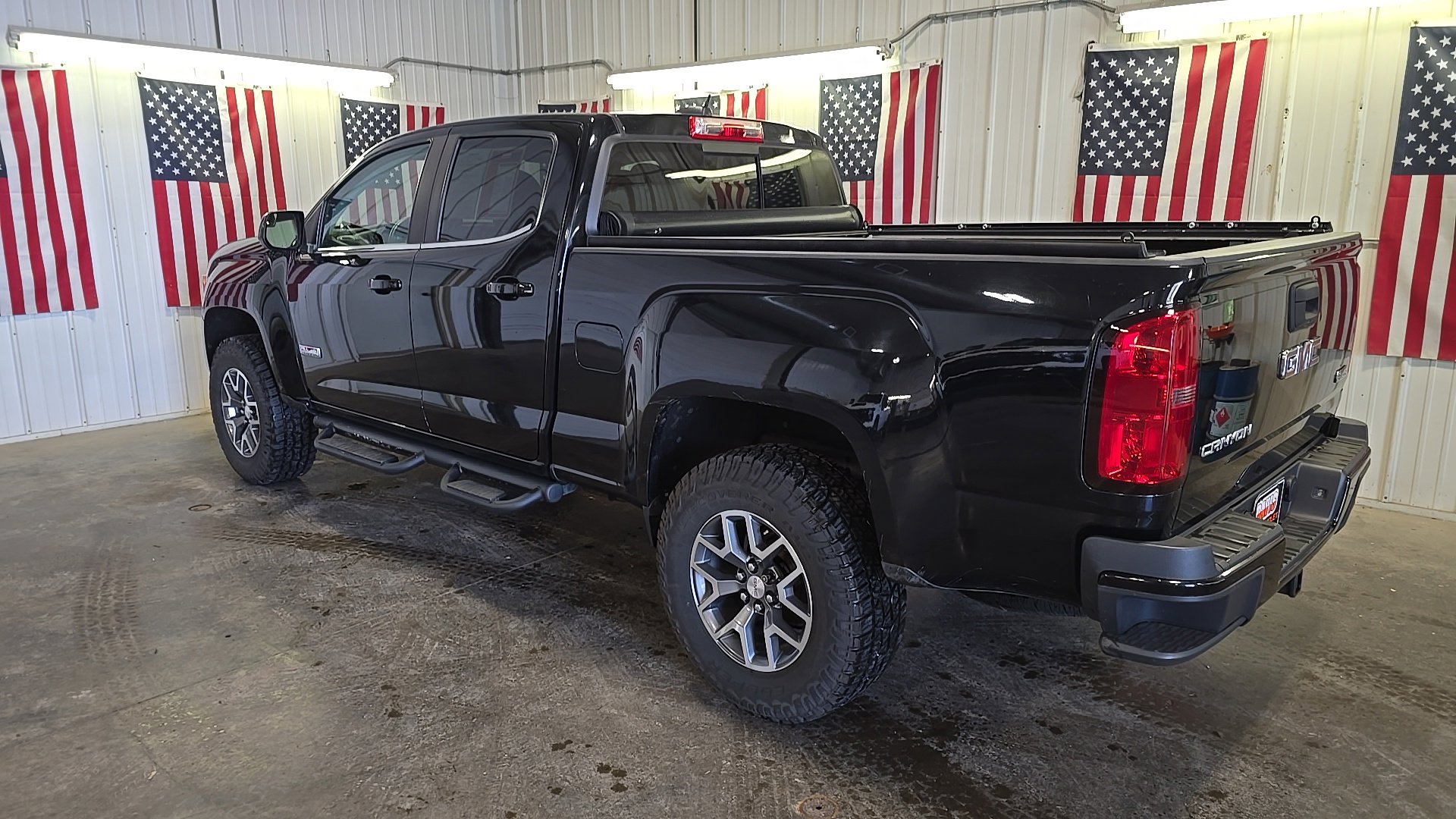 Used 2017 GMC Canyon SLE with VIN 1GTG6CEN4H1194511 for sale in Delano, Minnesota