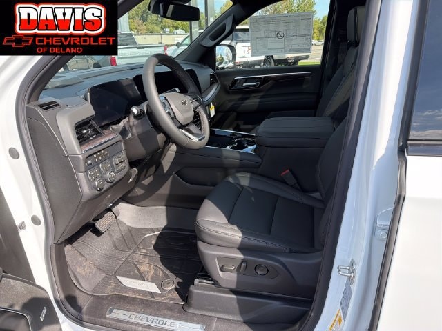 2027 Chevrolet Suburban Z71 - Photo 12