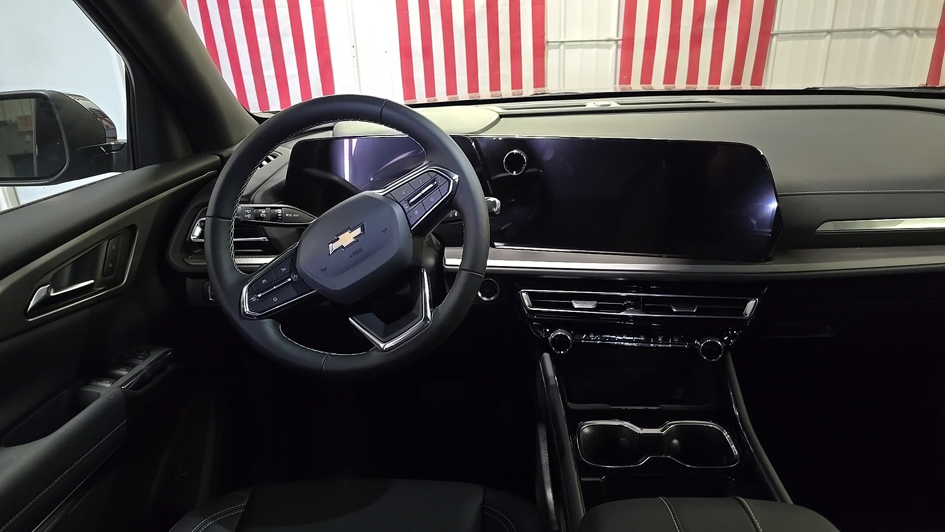 2026 Chevrolet Traverse LT - Photo 18