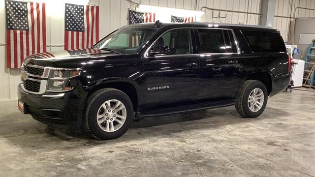 Used 2018 Chevrolet Suburban LT with VIN 1GNSKHKC3JR334780 for sale in Delano, Minnesota