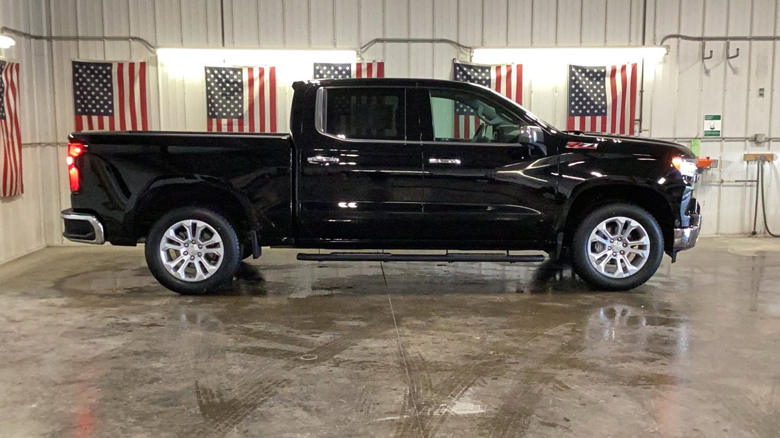 2023 Chevrolet Silverado 1500 LTZ - Photo 18
