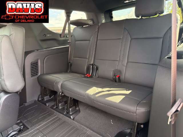 2027 Chevrolet Suburban Z71 - Photo 19