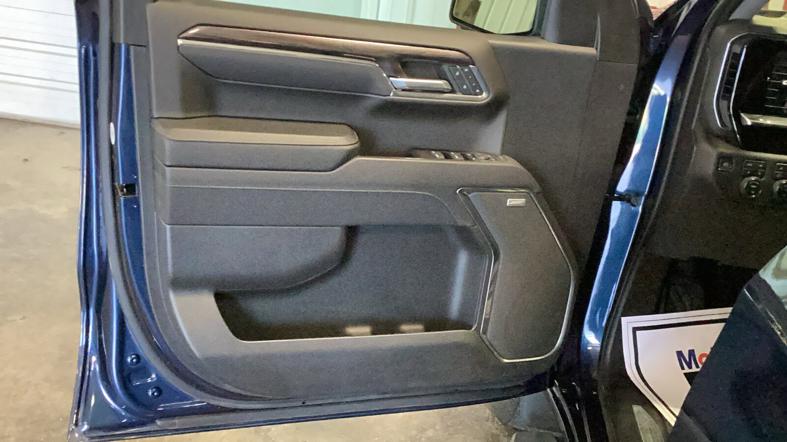 2023 Chevrolet Silverado 1500 LTZ - Photo 11