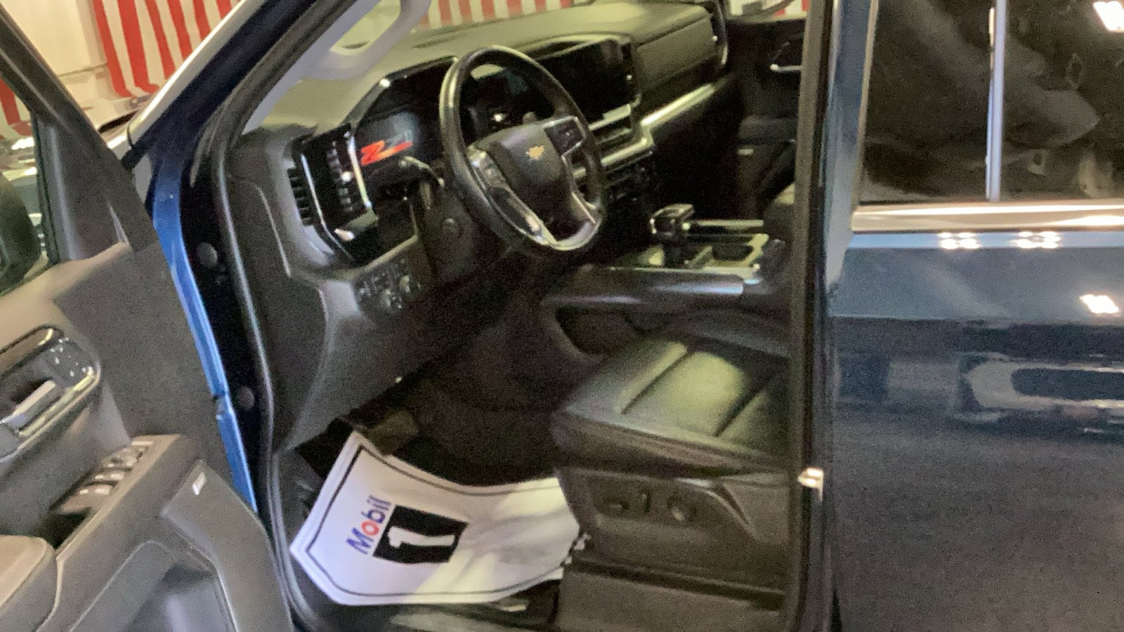 2023 Chevrolet Silverado 1500 LTZ - Photo 10