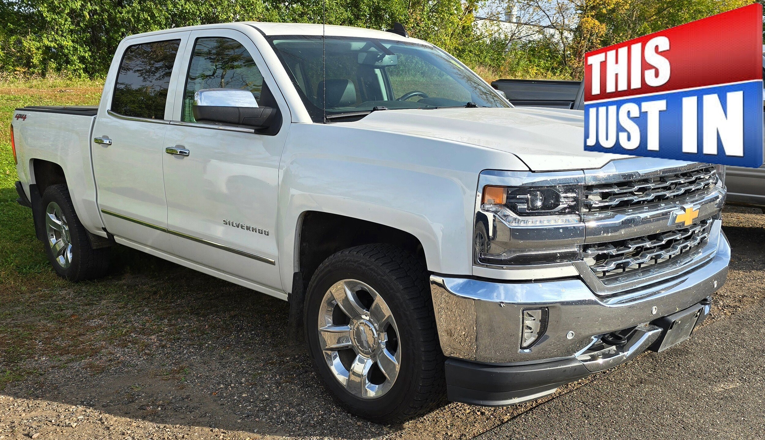 2016 Chevrolet Silverado LTZ photo 2