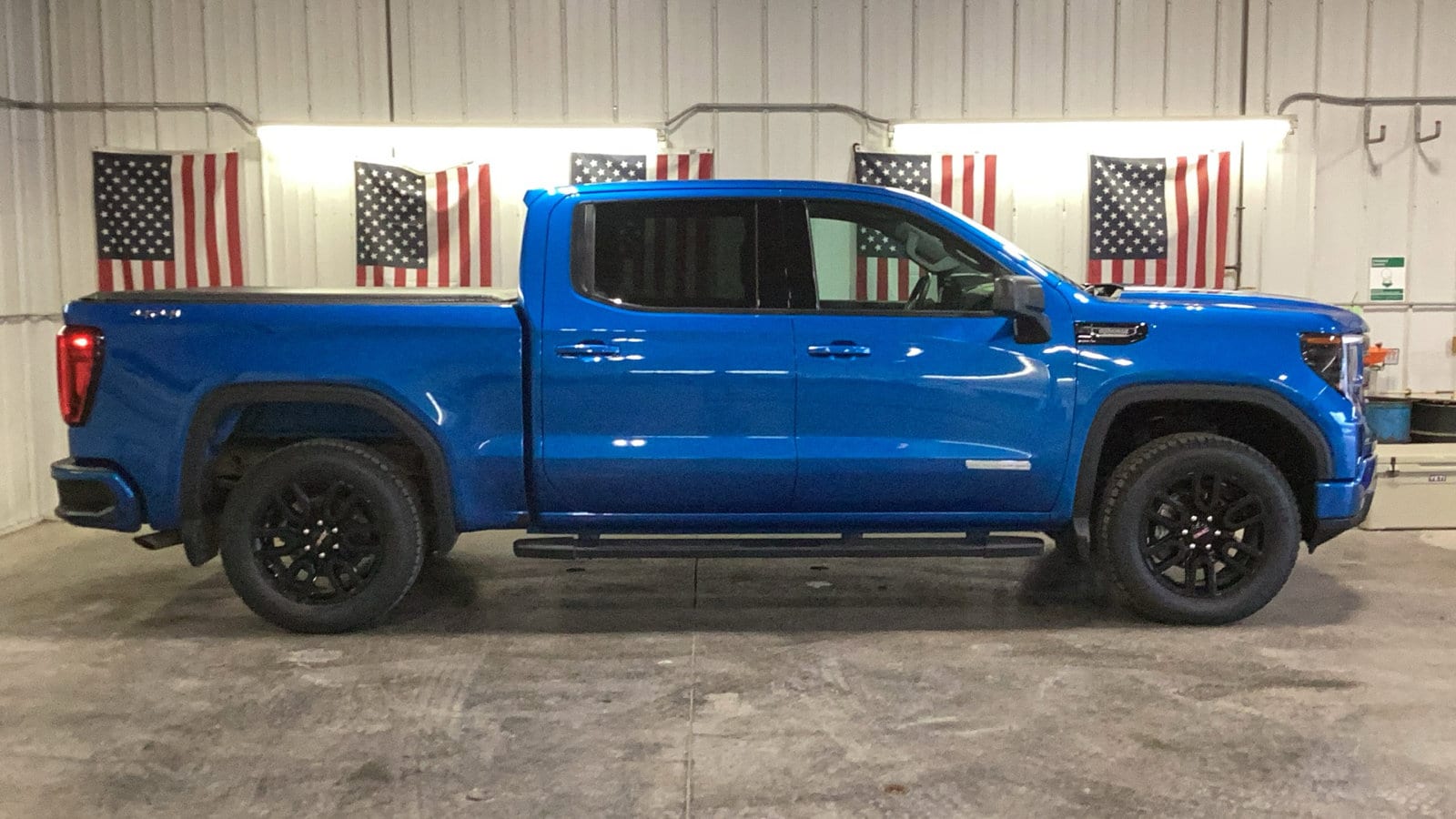 Used 2023 GMC Sierra 1500 Elevation with VIN 1GTUUCE87PZ111298 for sale in Delano, Minnesota