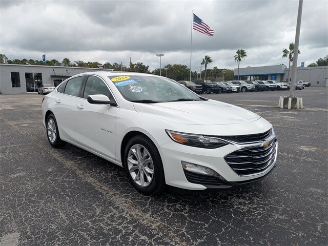 2024 Chevrolet Malibu 1LT photo 2