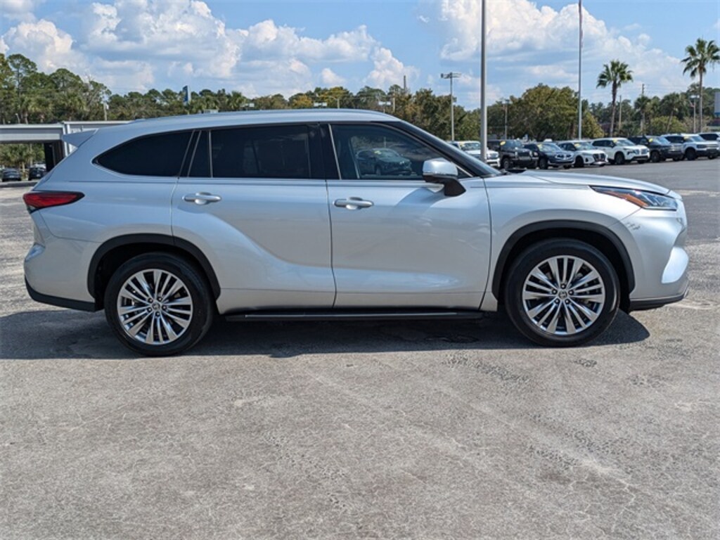 Used 2023 Toyota Highlander Hybrid Platinum SUV