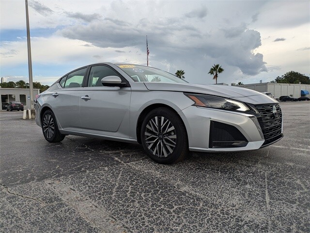 2023 Nissan Altima 2.5 SV photo 2