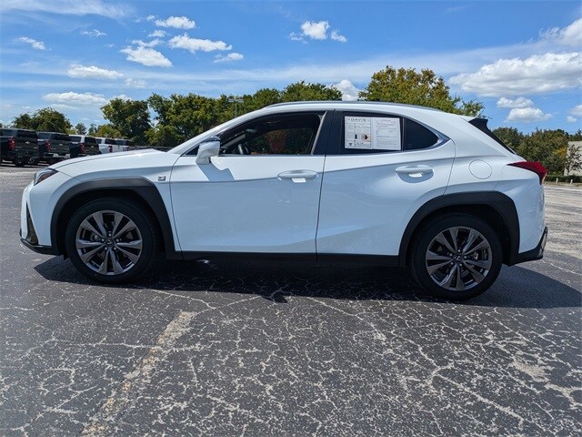 2019 Lexus UX 200 F SPORT photo 4