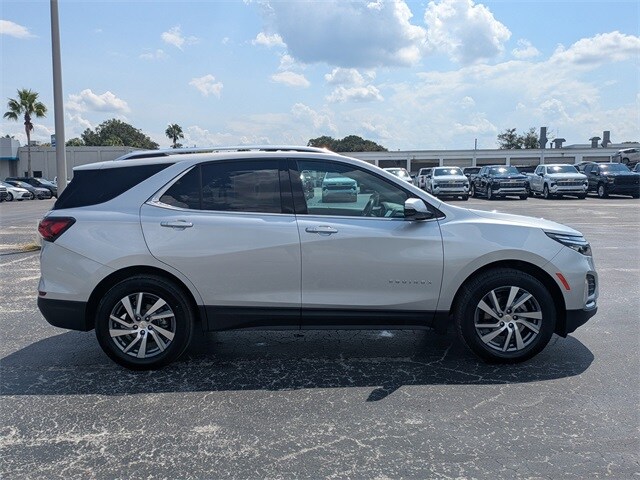 2022 Chevrolet Equinox Premier photo 3