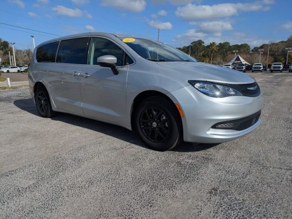 Used 2022 Chrysler Voyager LX Van Passenger Van