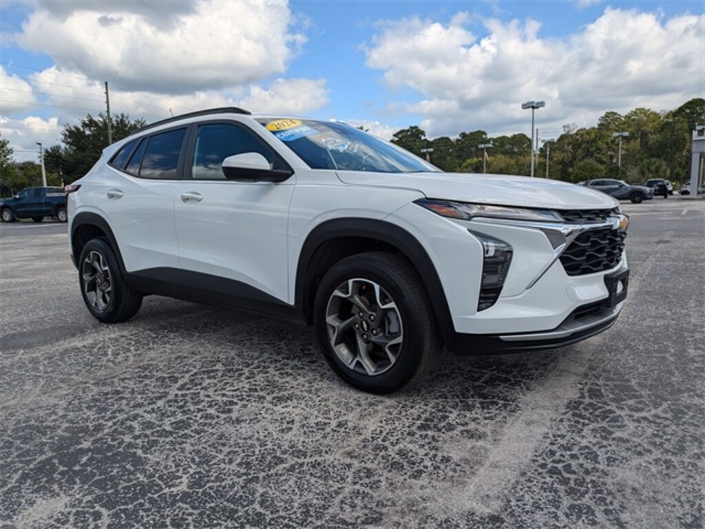 Used 2024 Chevrolet Trax LT SUV