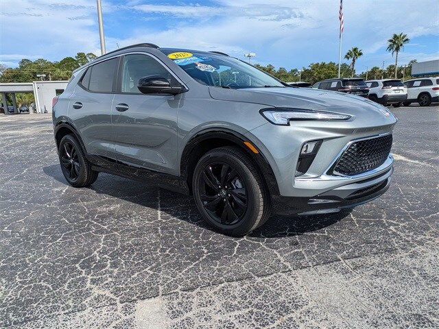 2025 Buick Encore GX Sport Touring photo 2
