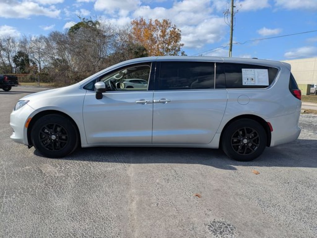 Used 2022 Chrysler Voyager LX Van Passenger Van