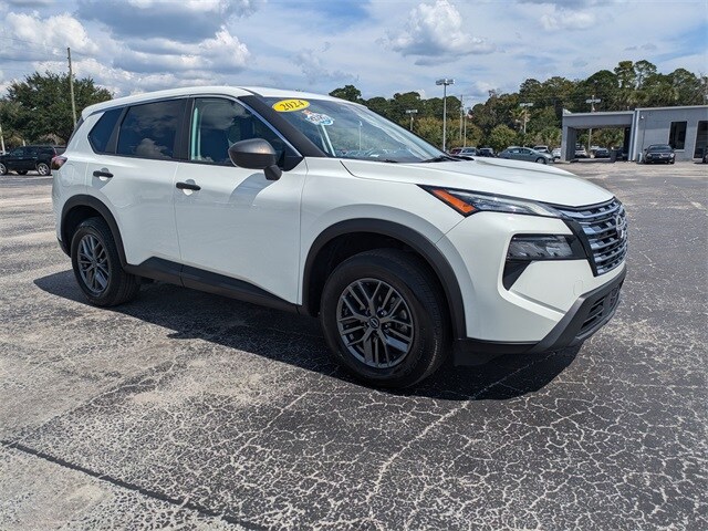 2024 Nissan Rogue S photo 2