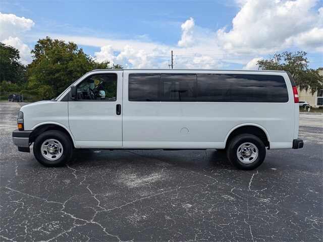 2024 Chevrolet Express 3500 LT Passenger Van photo 4