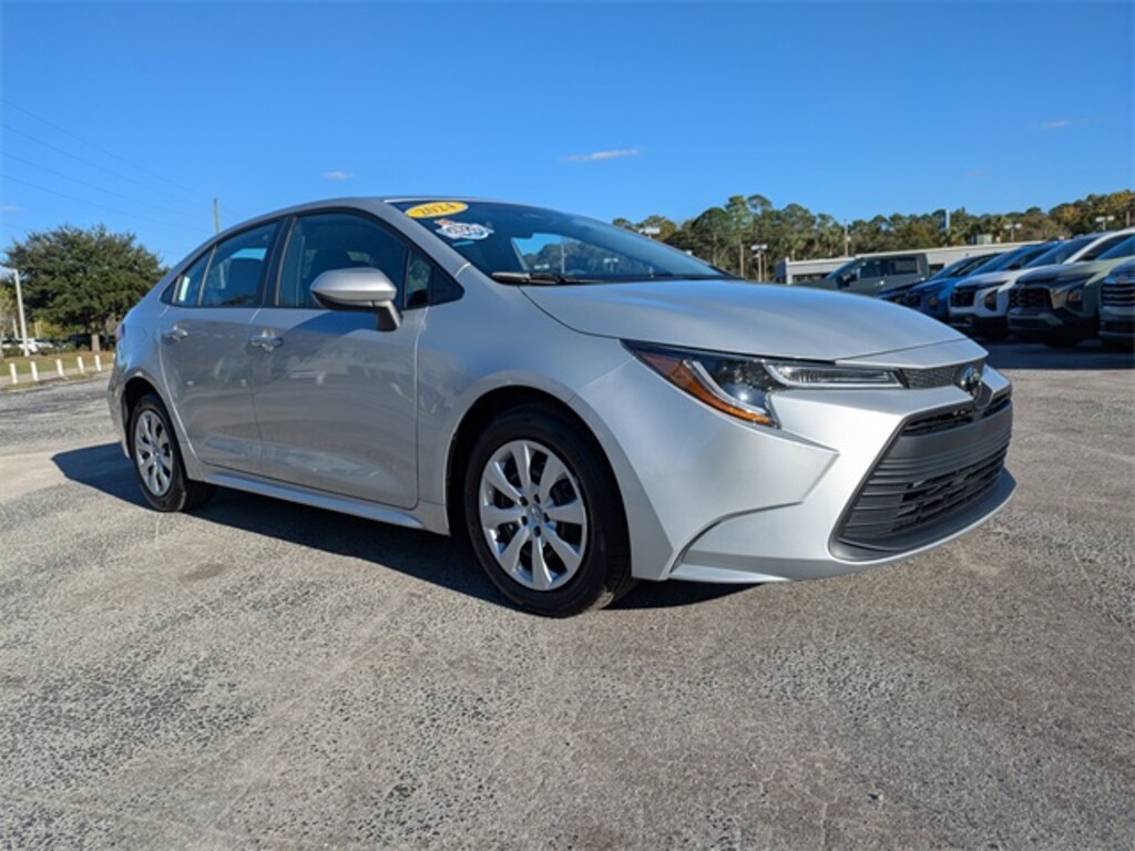Used 2024 Toyota Corolla LE Sedan