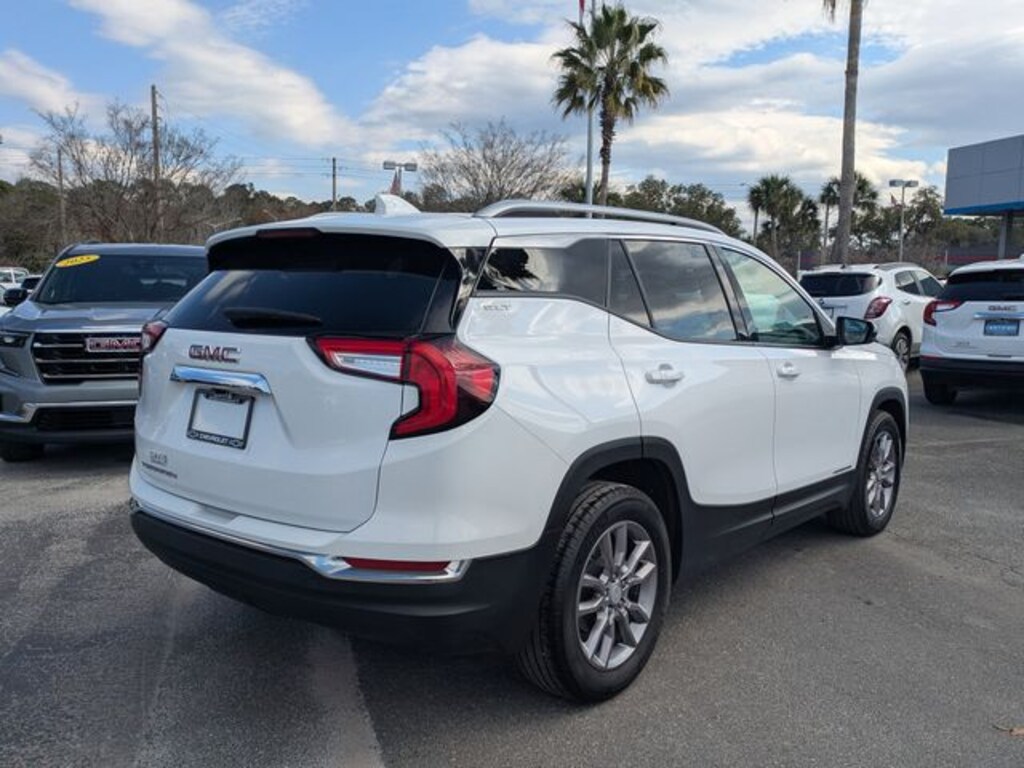 Used 2024 GMC Terrain SLT SUV