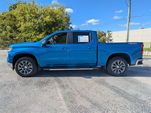 2022 Chevrolet Silverado 1500 LT photo 3